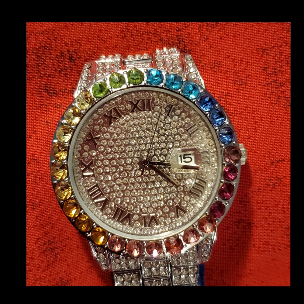 Elegant Silver and Multicolor Women's Watch and Bracelet Set - Picture 8 of 9